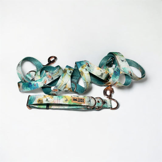 Red Akita Koi dreams leash 2.5cm wide